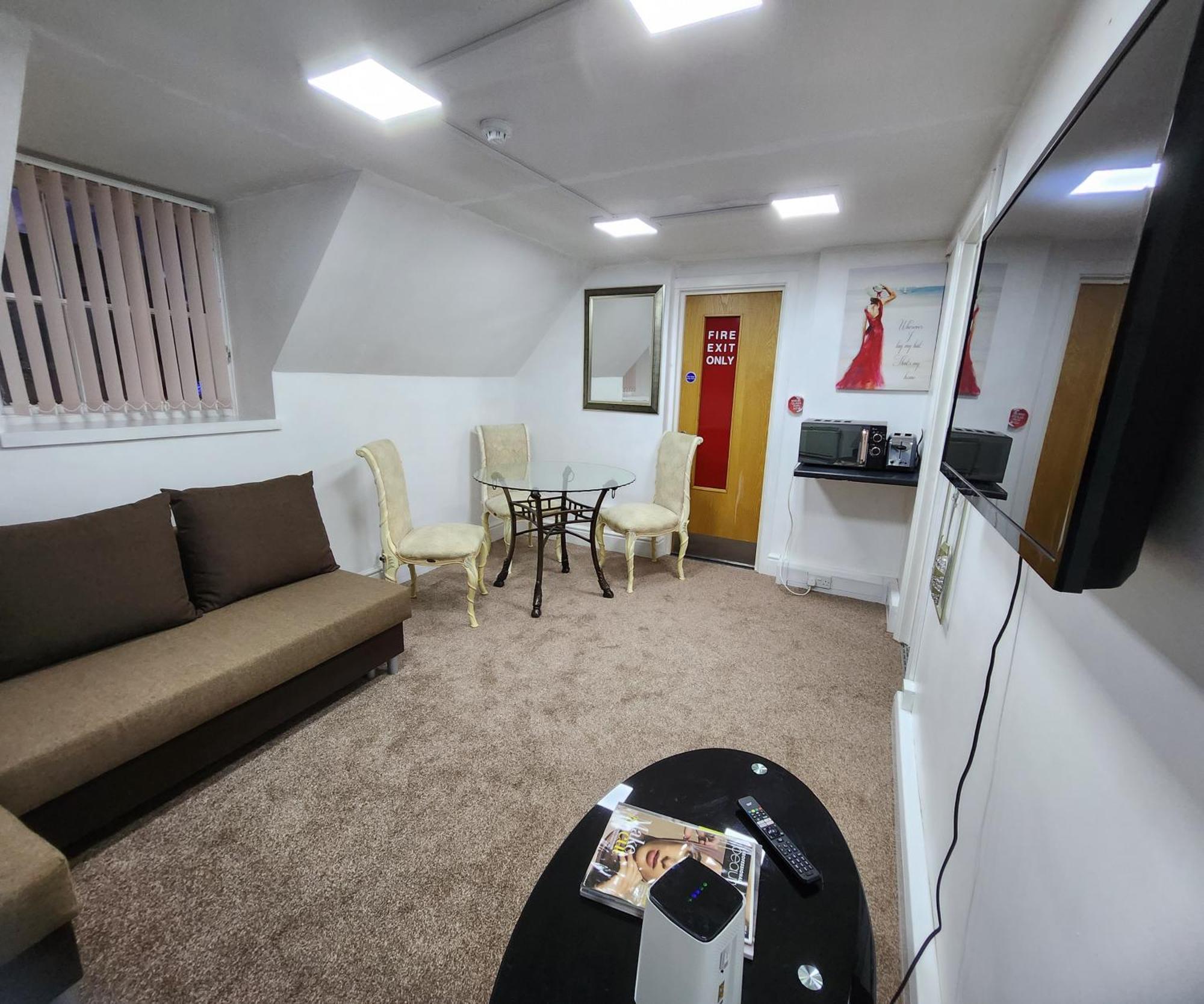 Stylish Modern 1-Bed Apartment In Prime Solihull Town Centre Стая снимка