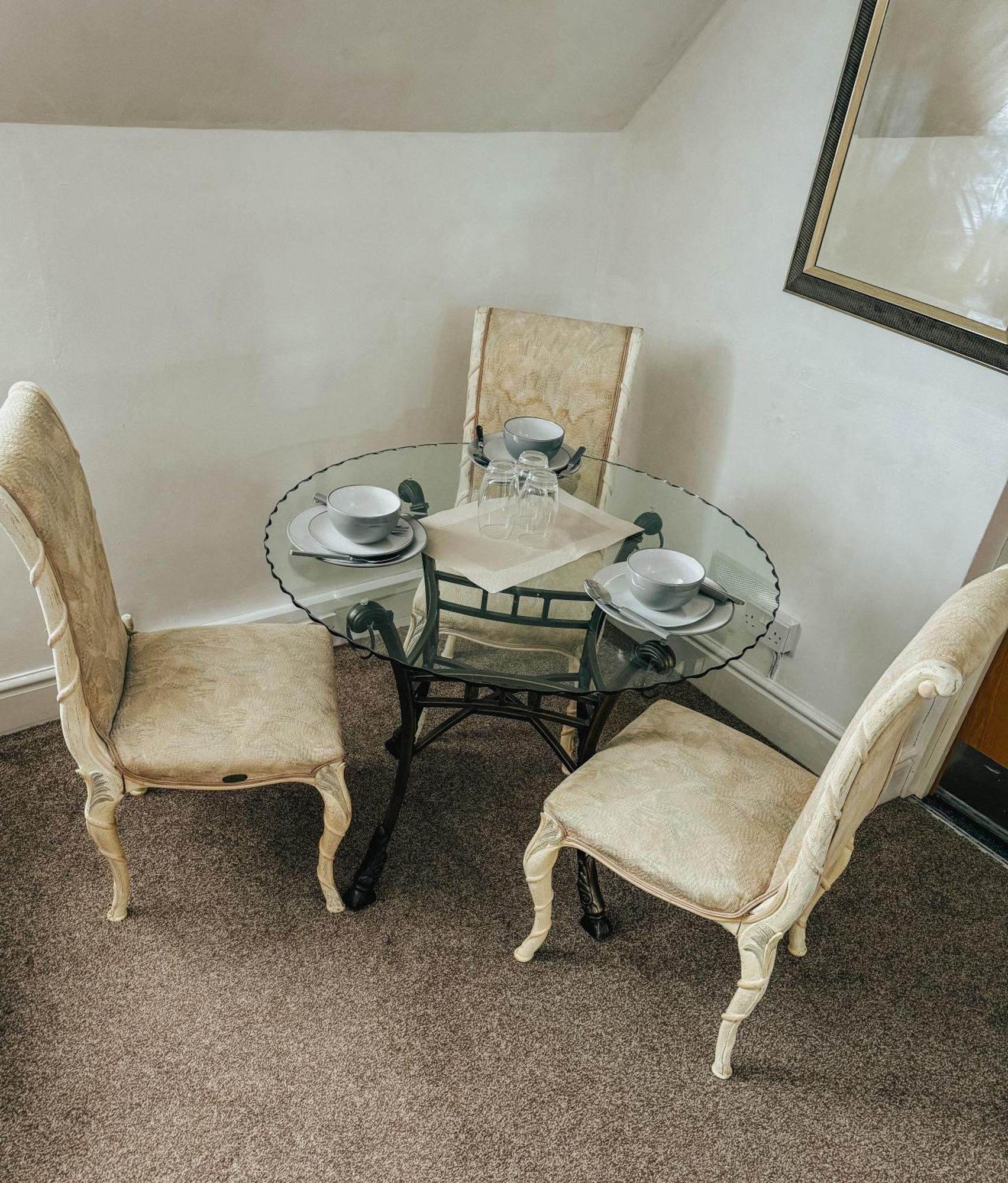 Stylish Modern 1-Bed Apartment In Prime Solihull Town Centre Екстериор снимка