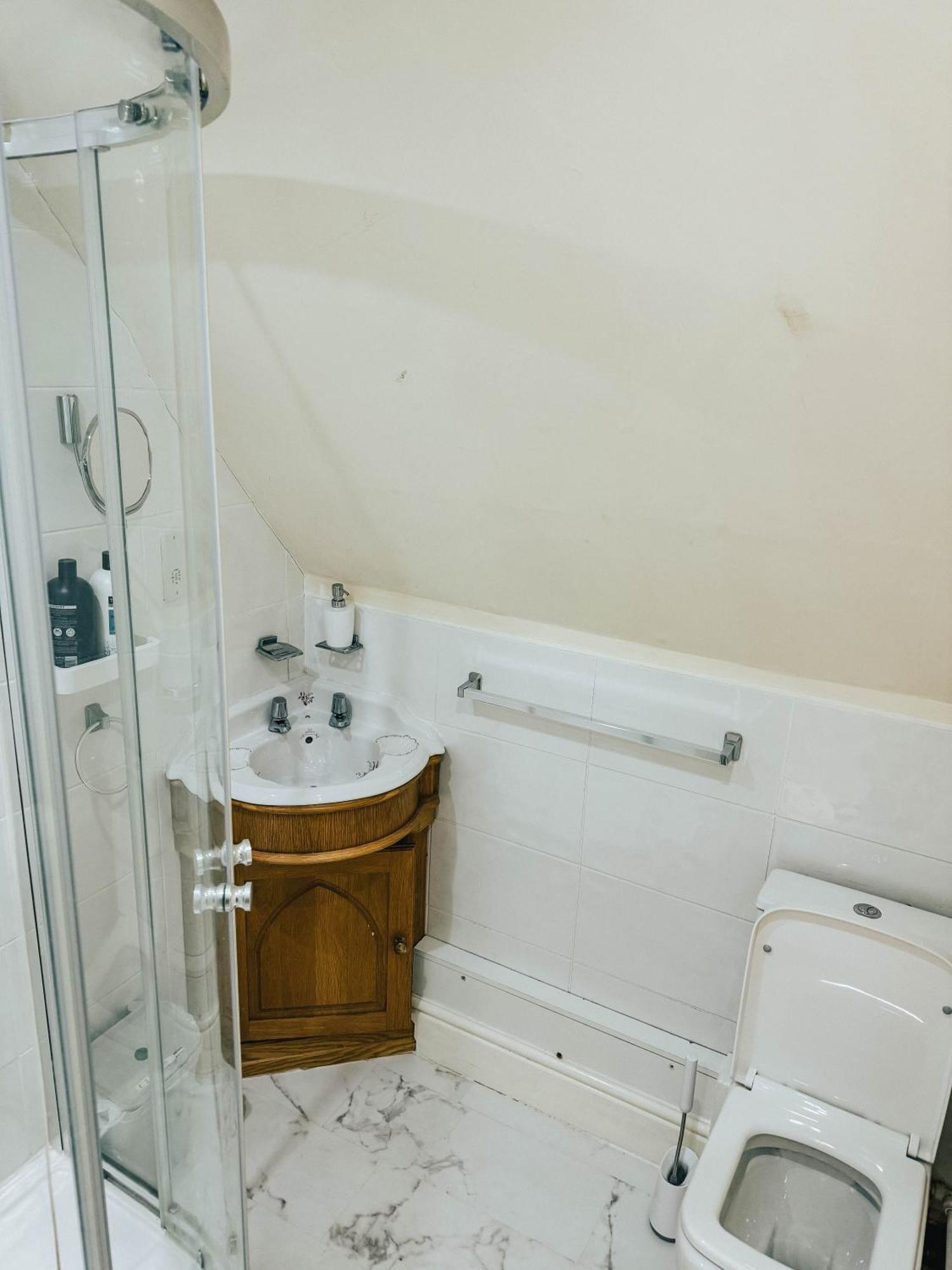 Stylish Modern 1-Bed Apartment In Prime Solihull Town Centre Екстериор снимка